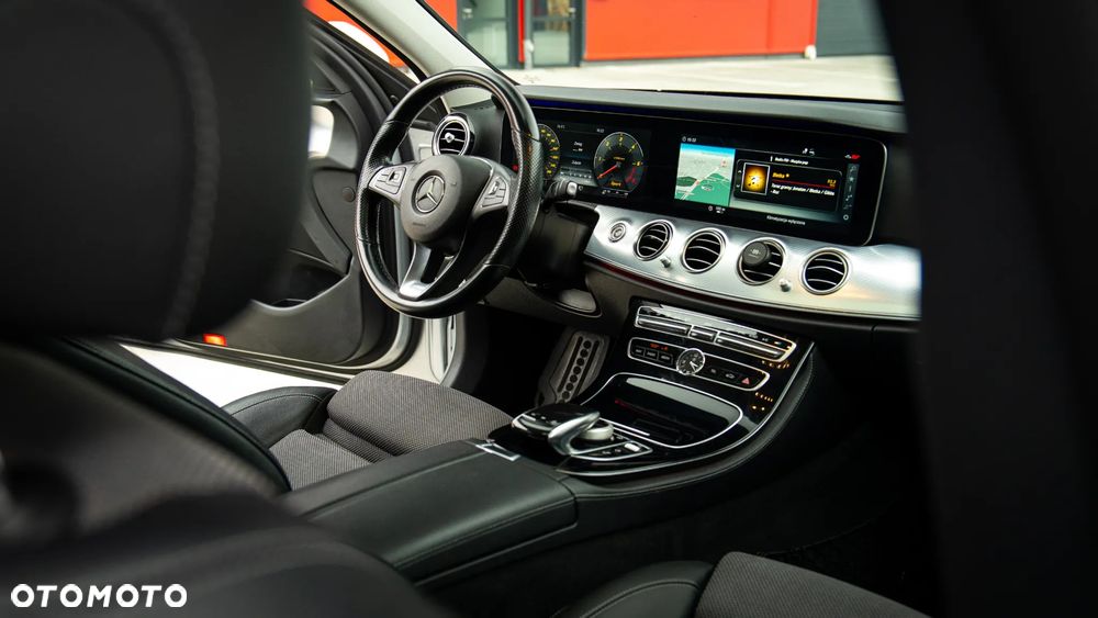 Mercedes-Benz Klasa E 220 d 4-Matic All-Terrain - 15