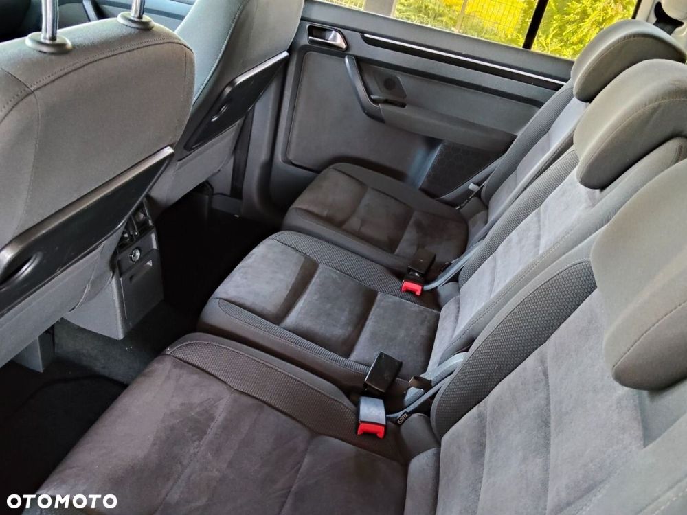 Volkswagen Touran - 15