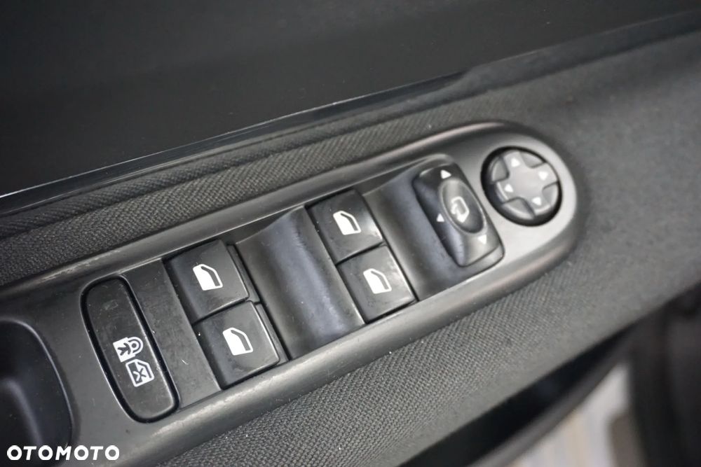 Peugeot 5008 HDI FAP 160 Automatik Active - 32