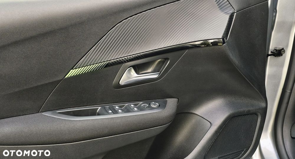 Peugeot 208 - 22
