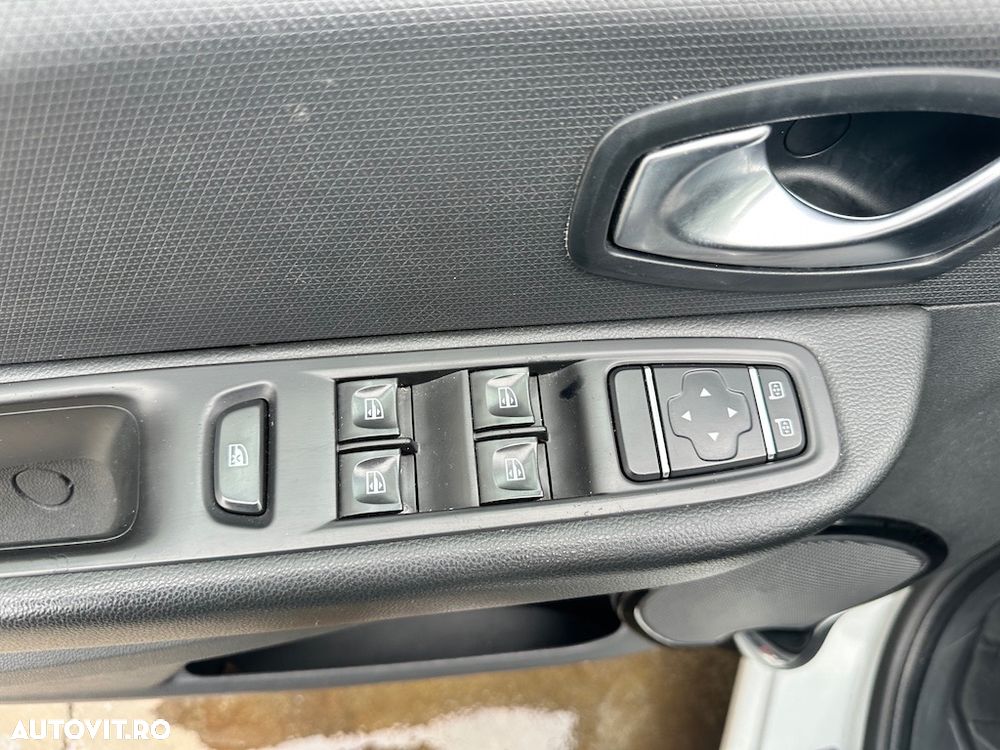 Renault Clio IV TCe Intens - 9