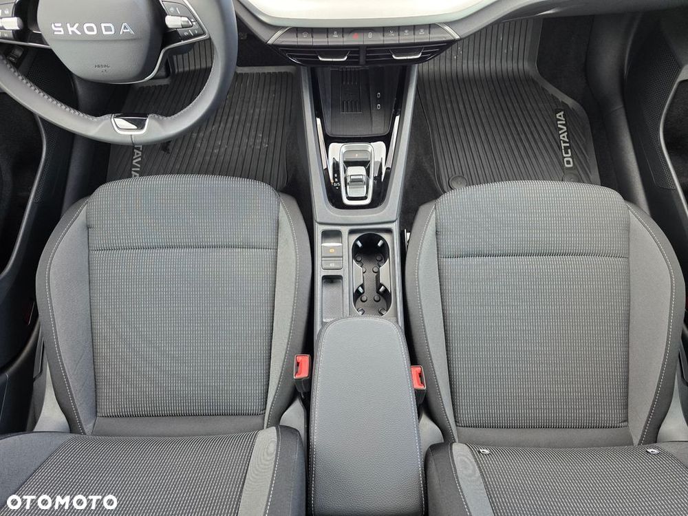 Skoda Octavia 1.5 TSI mHEV Selection DSG - 13