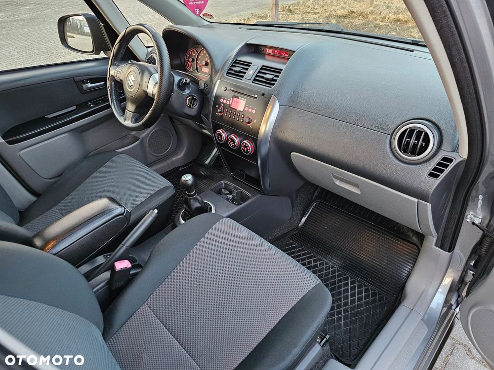 Suzuki SX4 1.6 Premium Outdoor - 25