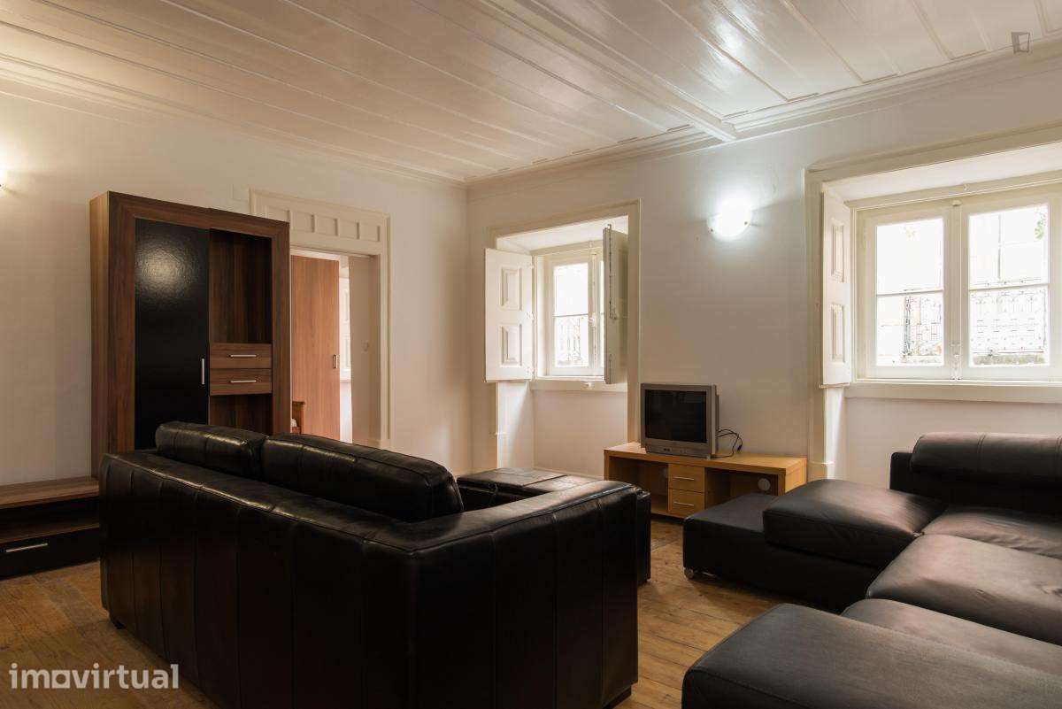 Apartamento com 4 quartos - localizado em Mouraria Lisbon - Grande imagem: 2/49