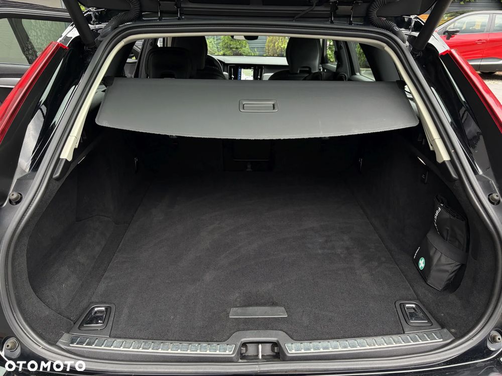 Volvo V90 D4 Geartronic Momentum Pro - 35