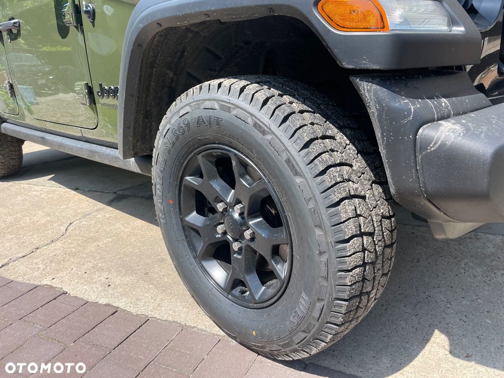 Jeep Wrangler - 28