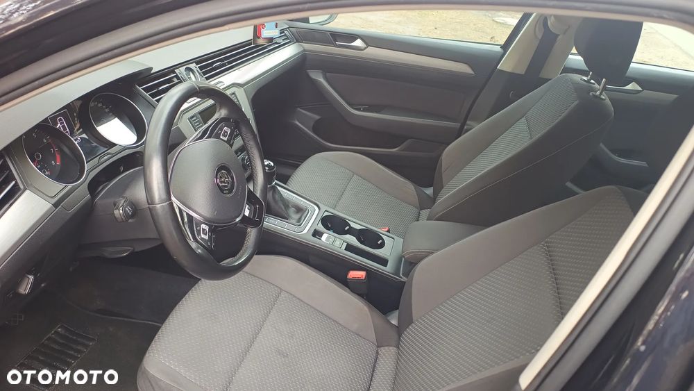 Volkswagen Passat - 9