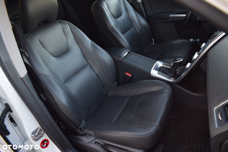 Volvo XC 60 D4 Geartronic Summum - 12