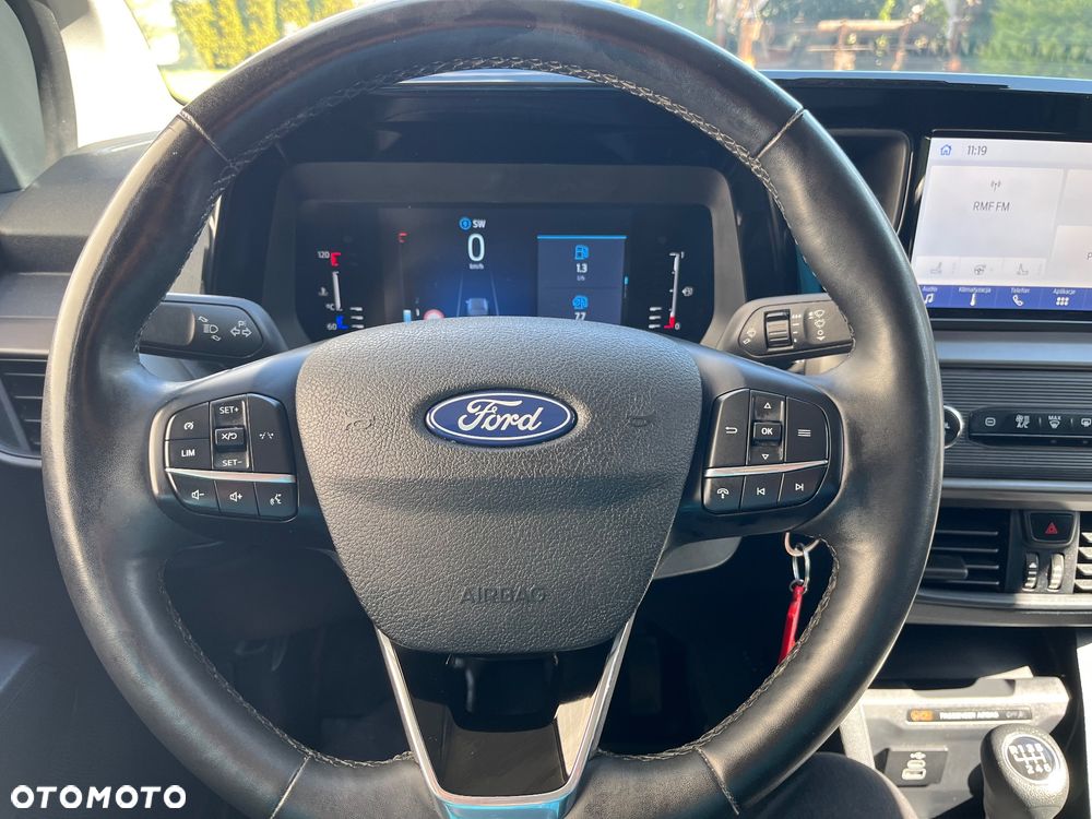 Ford Transit Courier - 11