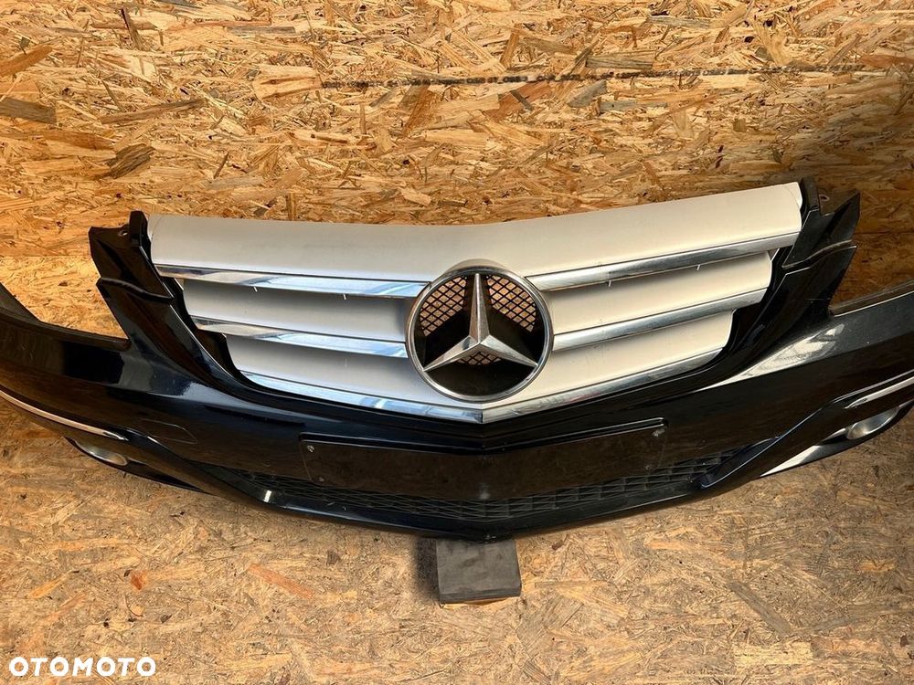 ZDERZAK PRZEDNI przód MERCEDES B-KLASA W245 LIFT PDC Kod lakieru: 191