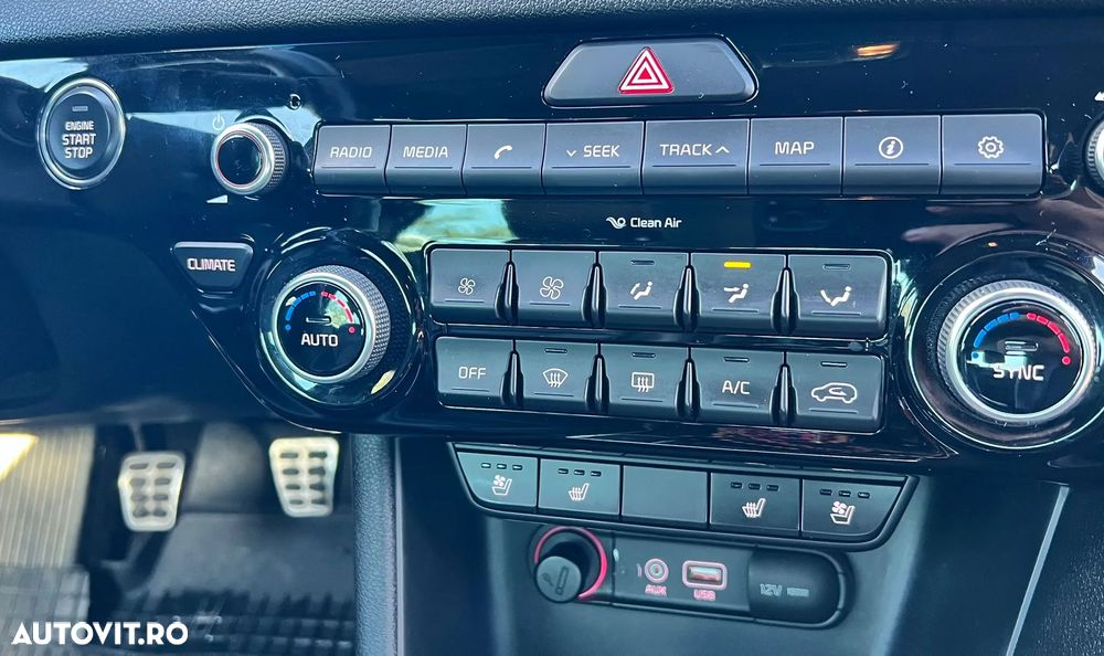 Kia Sportage 1.6 T-GDI 6MT 4x2 GT Line - 13