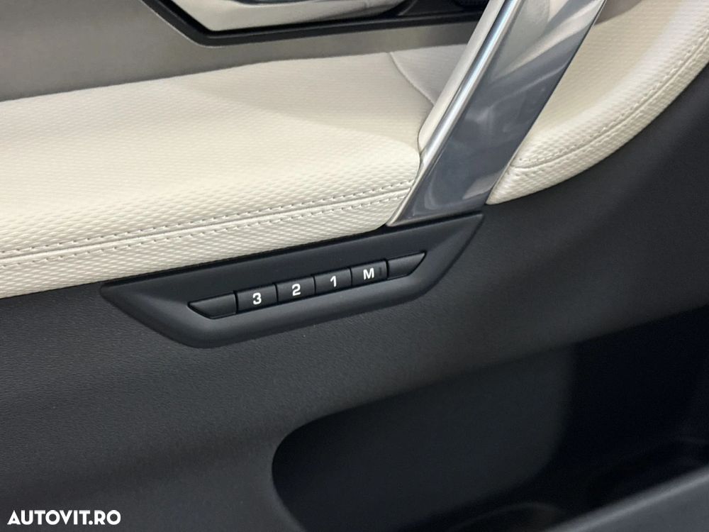 Land Rover Discovery Sport - 16