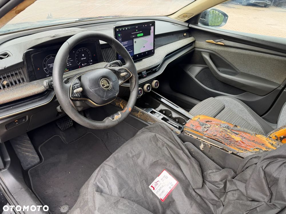 Skoda Superb 2.0 TDI Active DSG - 14