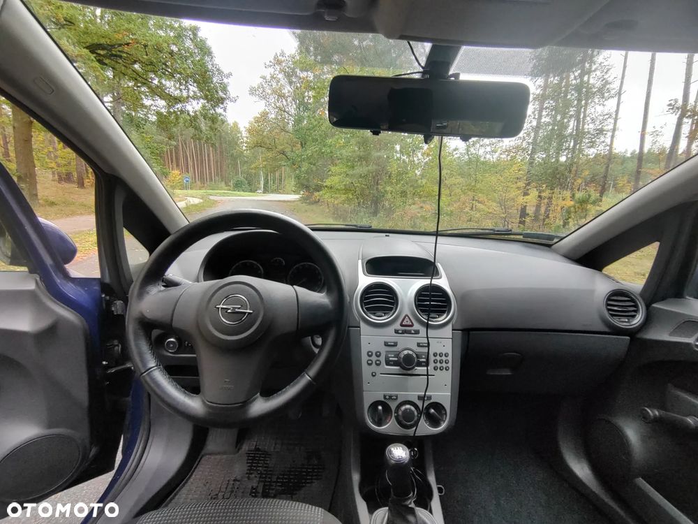 Opel Corsa 1.2 16V Essentia - 10