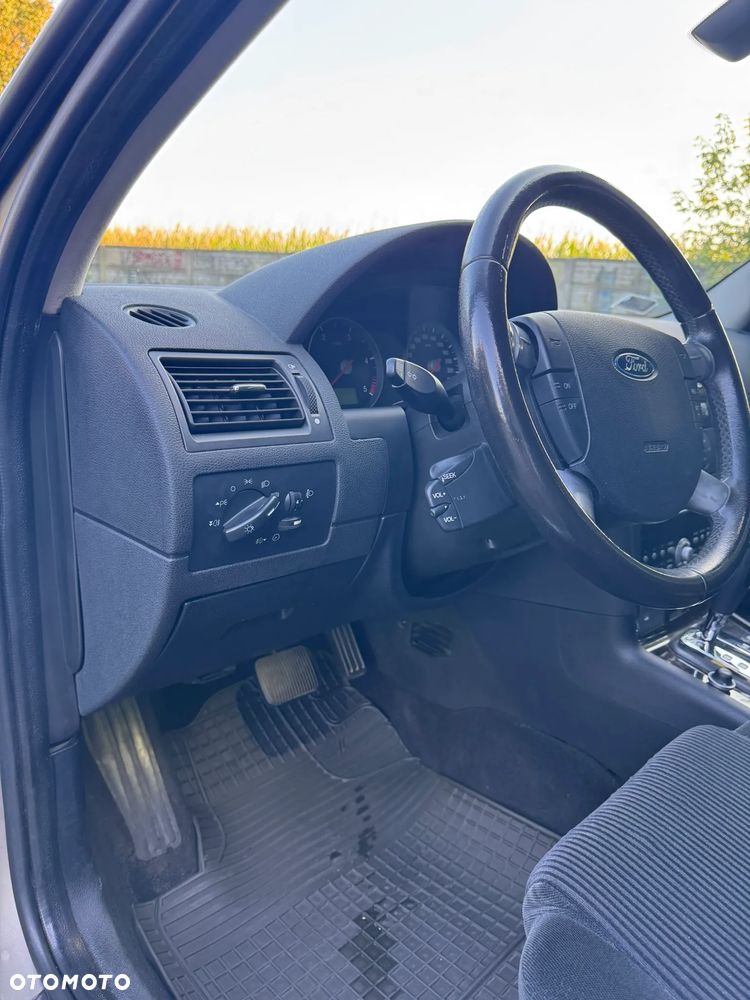 Ford Mondeo - 21