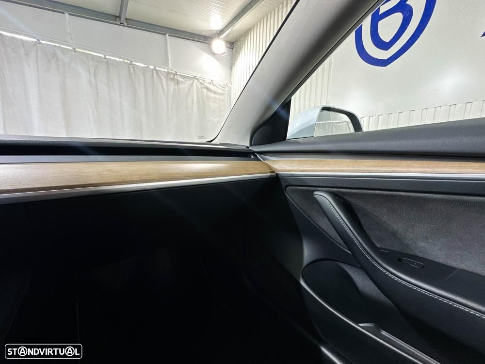 Tesla Model 3 Performance Dual Motor AWD - 32