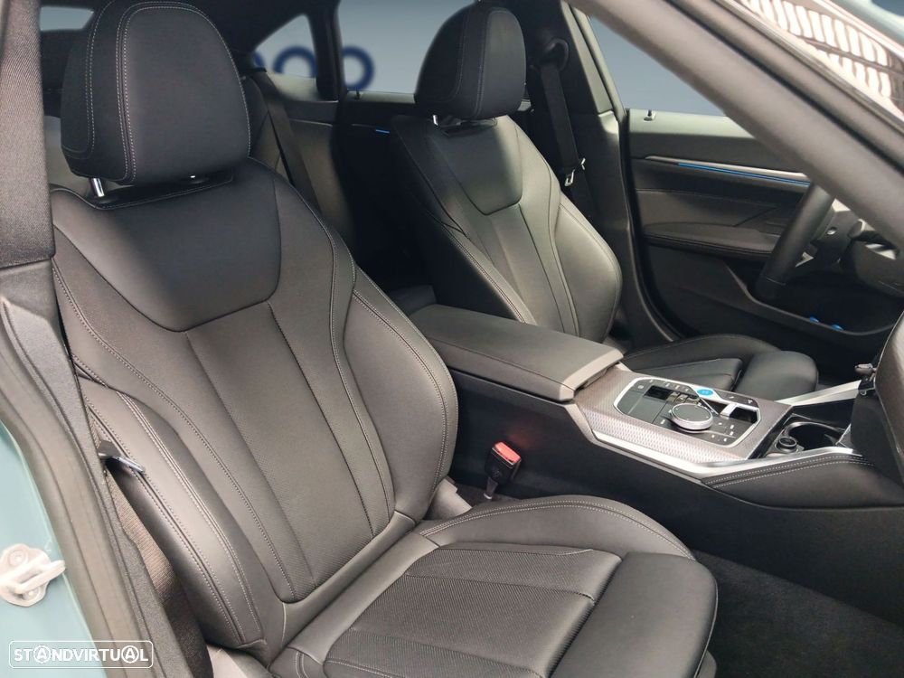 BMW i4 eDrive40 Desportiva M - 15