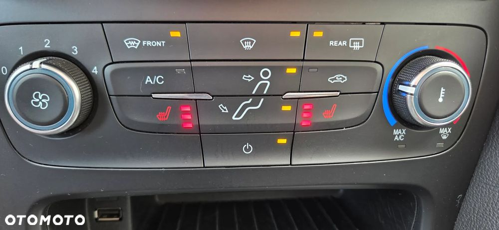 Ford Focus 1.0 EcoBoost 99g Trend - 19