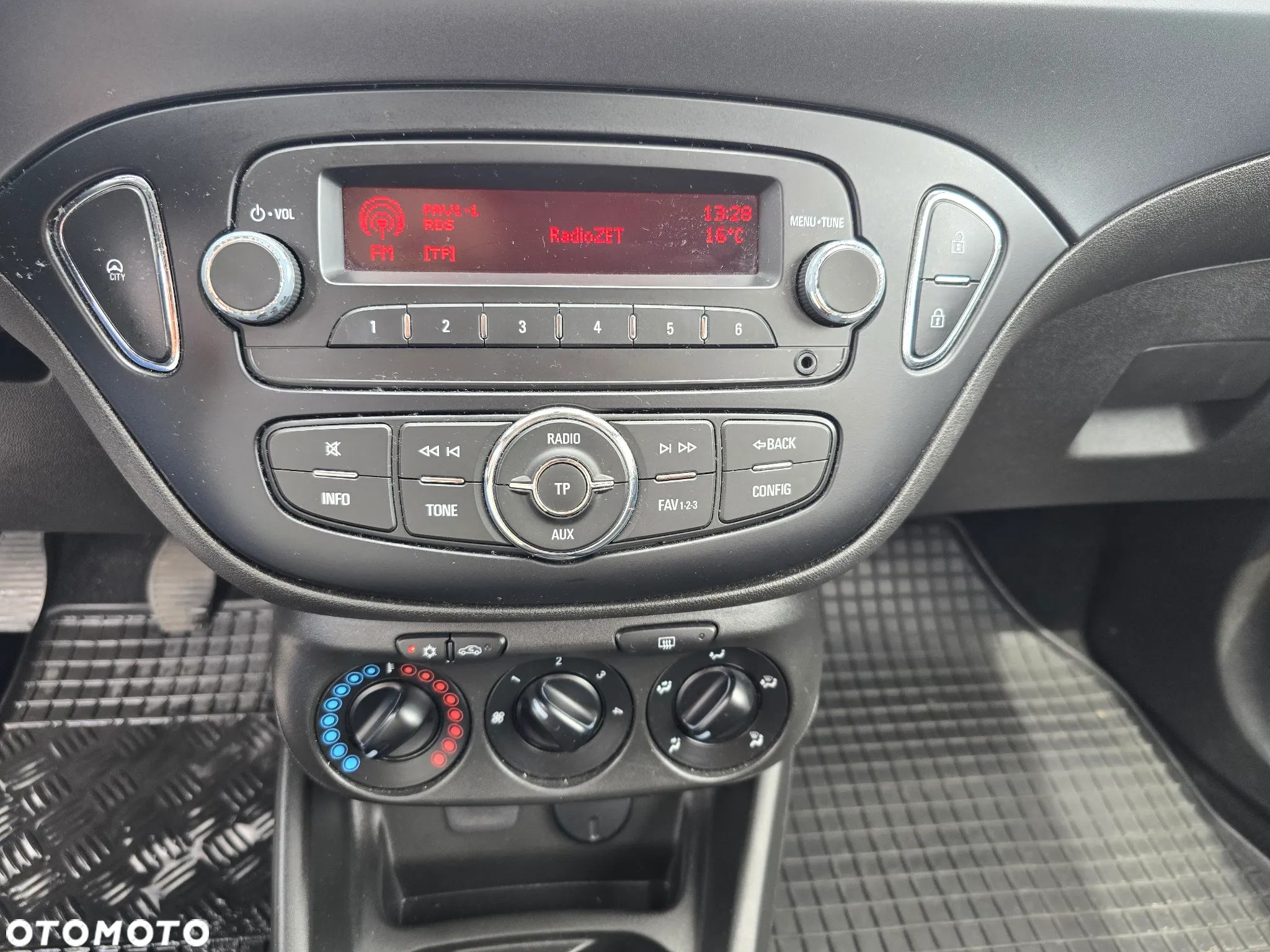 Opel Corsa 1.4 Enjoy - 9