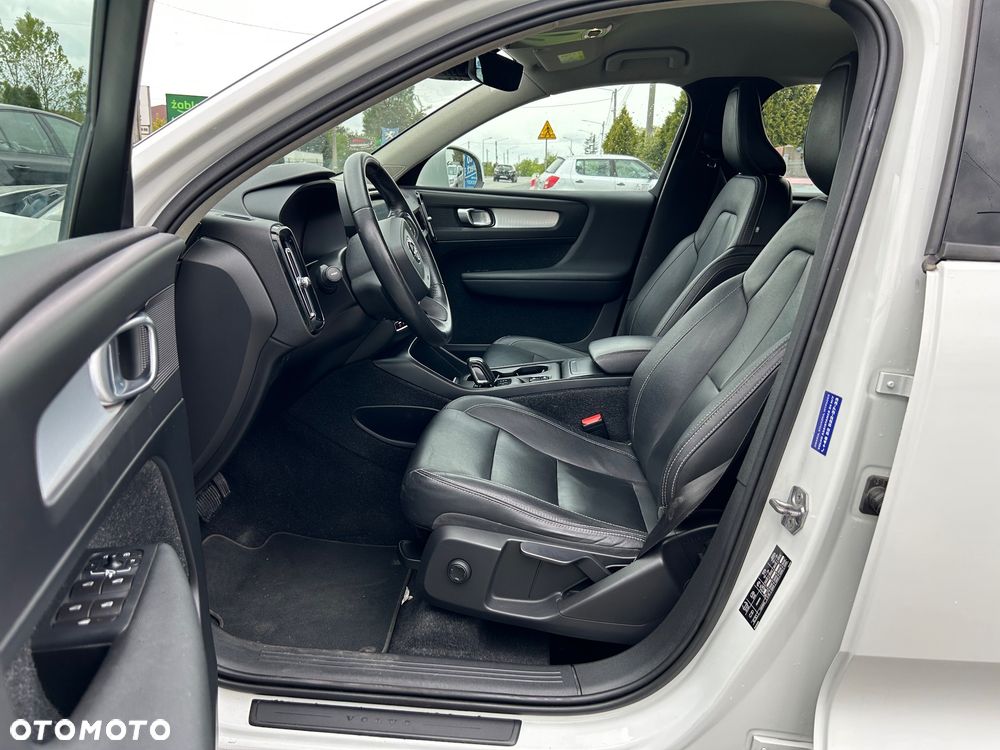 Volvo XC 40 T5 AWD Momentum Pro - 12