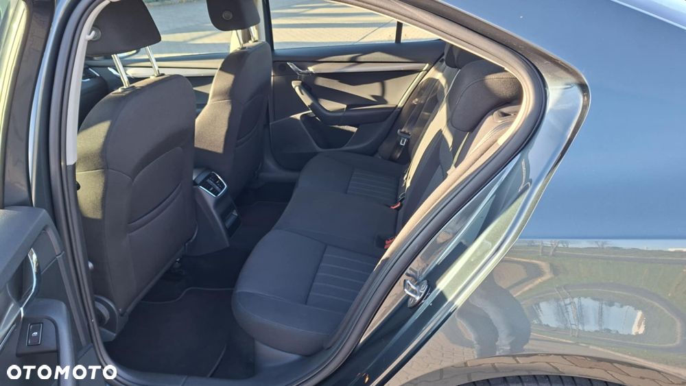 Skoda Octavia 2.0 TDI Style DSG - 10
