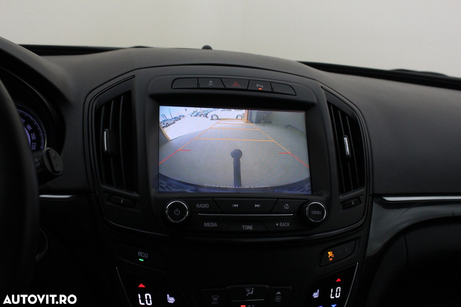 Opel Insignia - 16