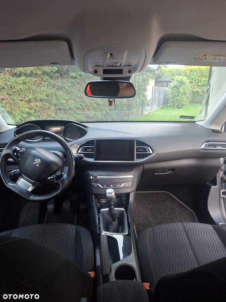 Peugeot 308 1.6 THP Allure - 10