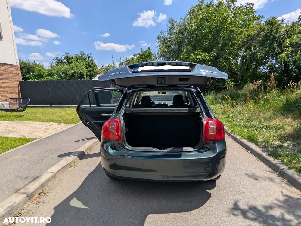 Toyota Auris 1.4 Terra - 9