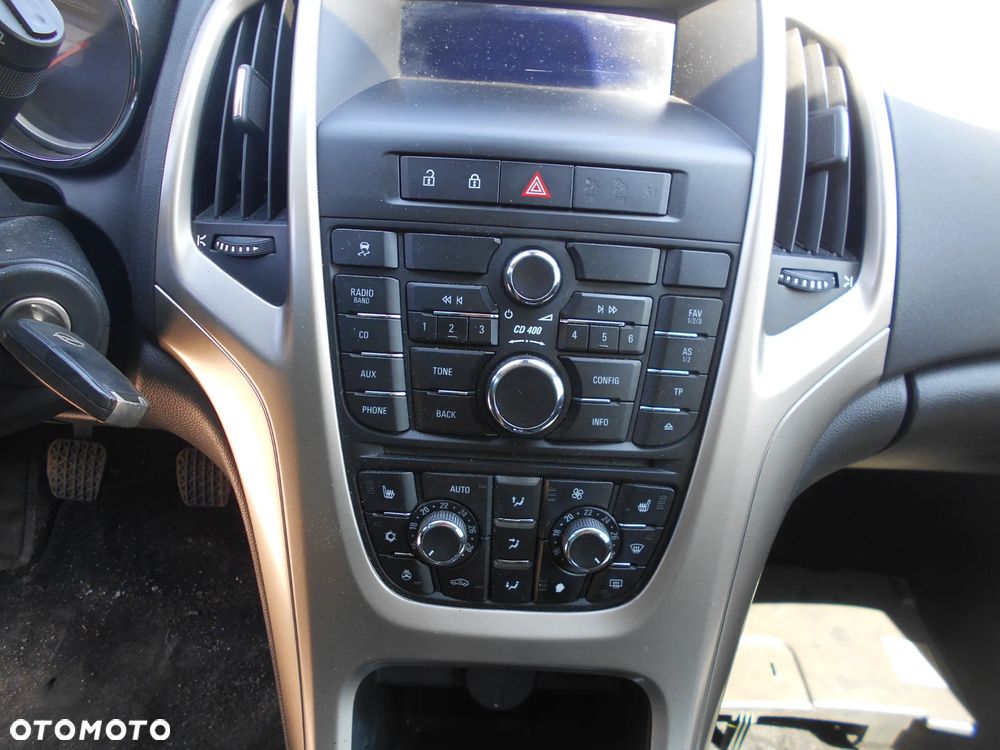 OPEL ASTRA J SPORT TOURER KOMBI KOD LAKIERU Z176 92KW-125KM  SILNIK SKRZYNIA BIEGOW MANUALNA 6 BIEGOWA MASKA LAMPA LUSTERKO PAS PRZEDNI BLOTNIK ZAWIESZENIE  ZDERZAK PRZOD SPRYSK SPRISKIWACZ LAMP SOCZEWKA CZESCI - 26