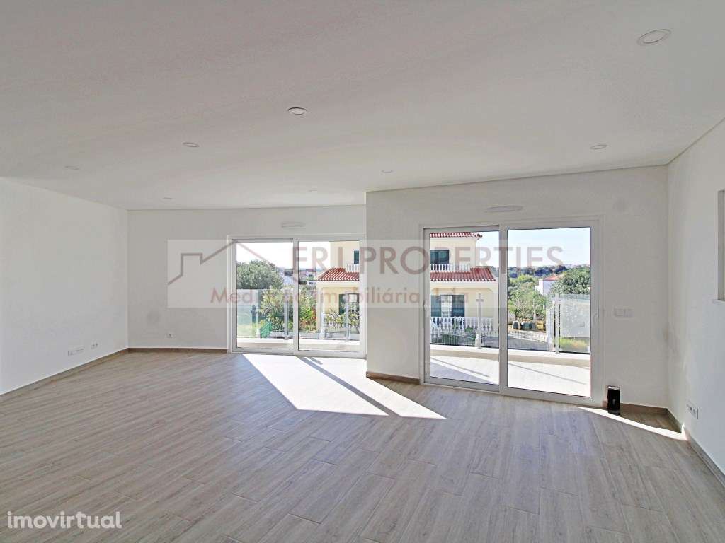 Apartamento T2 + 1 Novo a 2Km da Praia de Altura - Grande imagem: 2/25