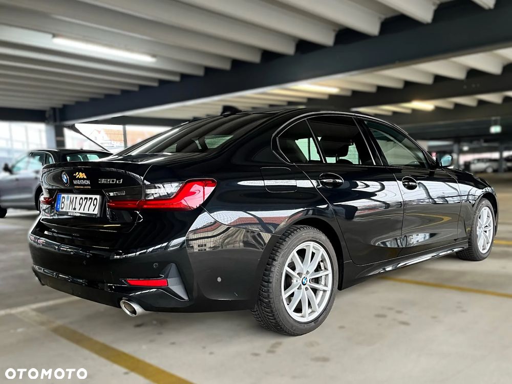 BMW Seria 3 320d xDrive Advantage - 13
