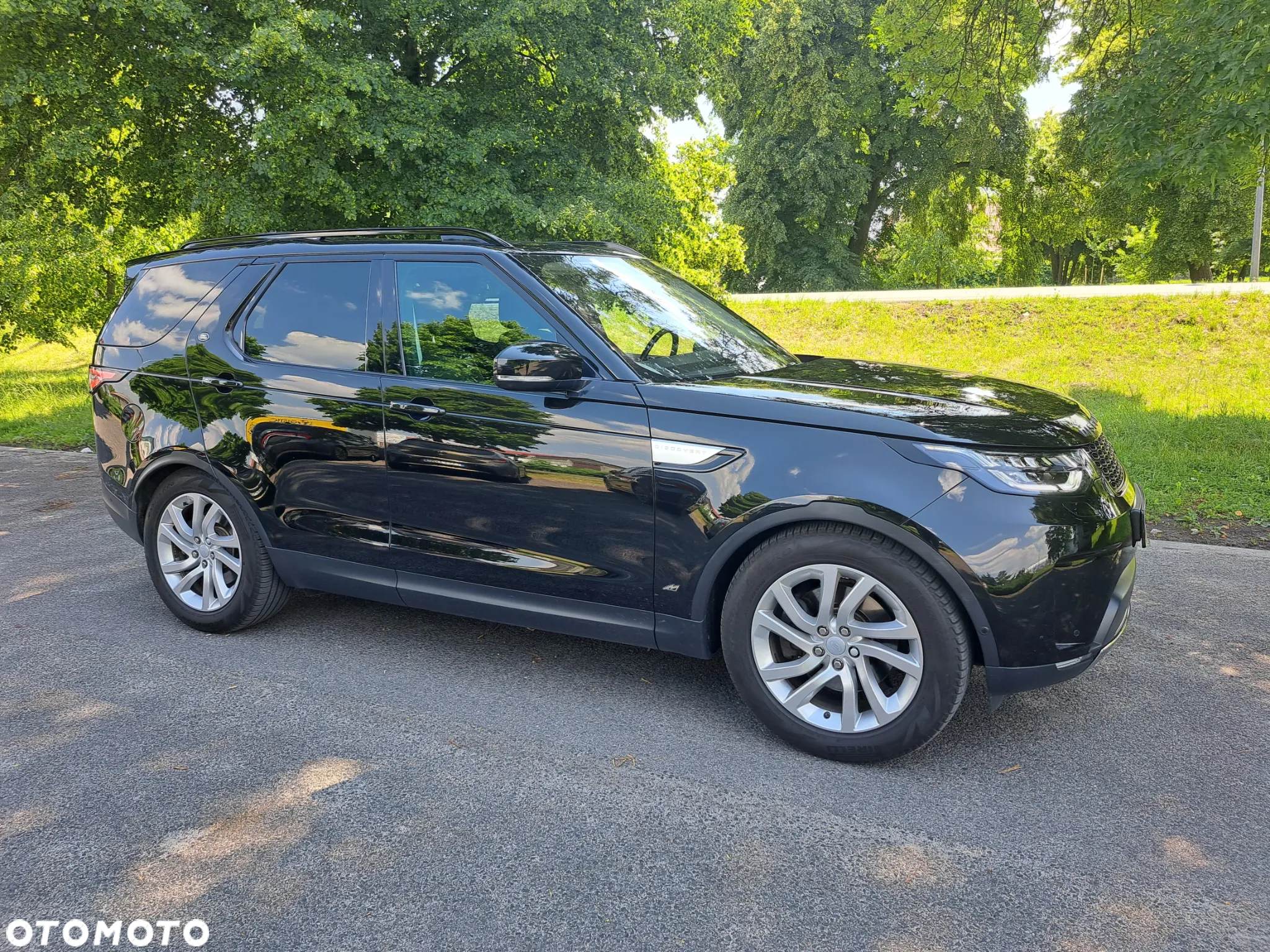 Land Rover Discovery V 2.0 TD4 HSE Luxury - 13