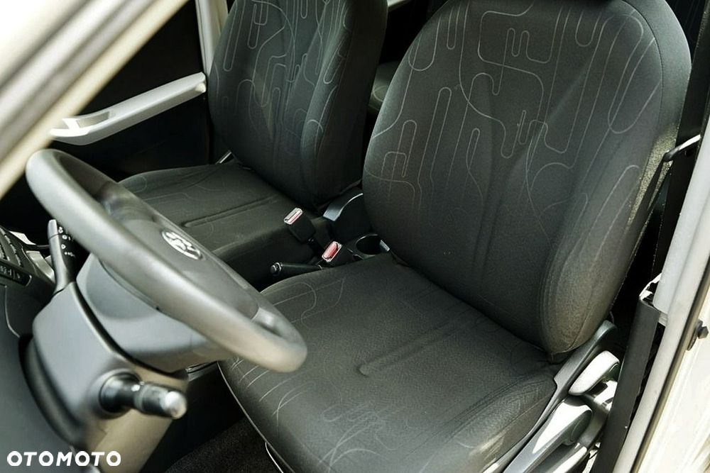 Toyota Yaris - 17