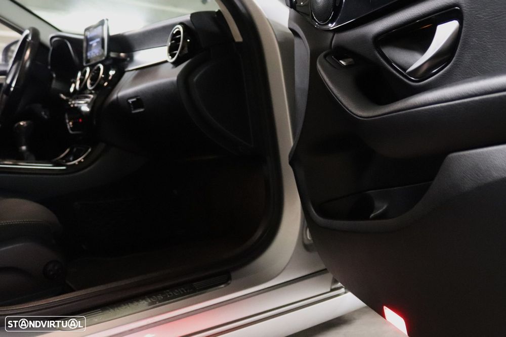 Mercedes-Benz C 200 d - 41