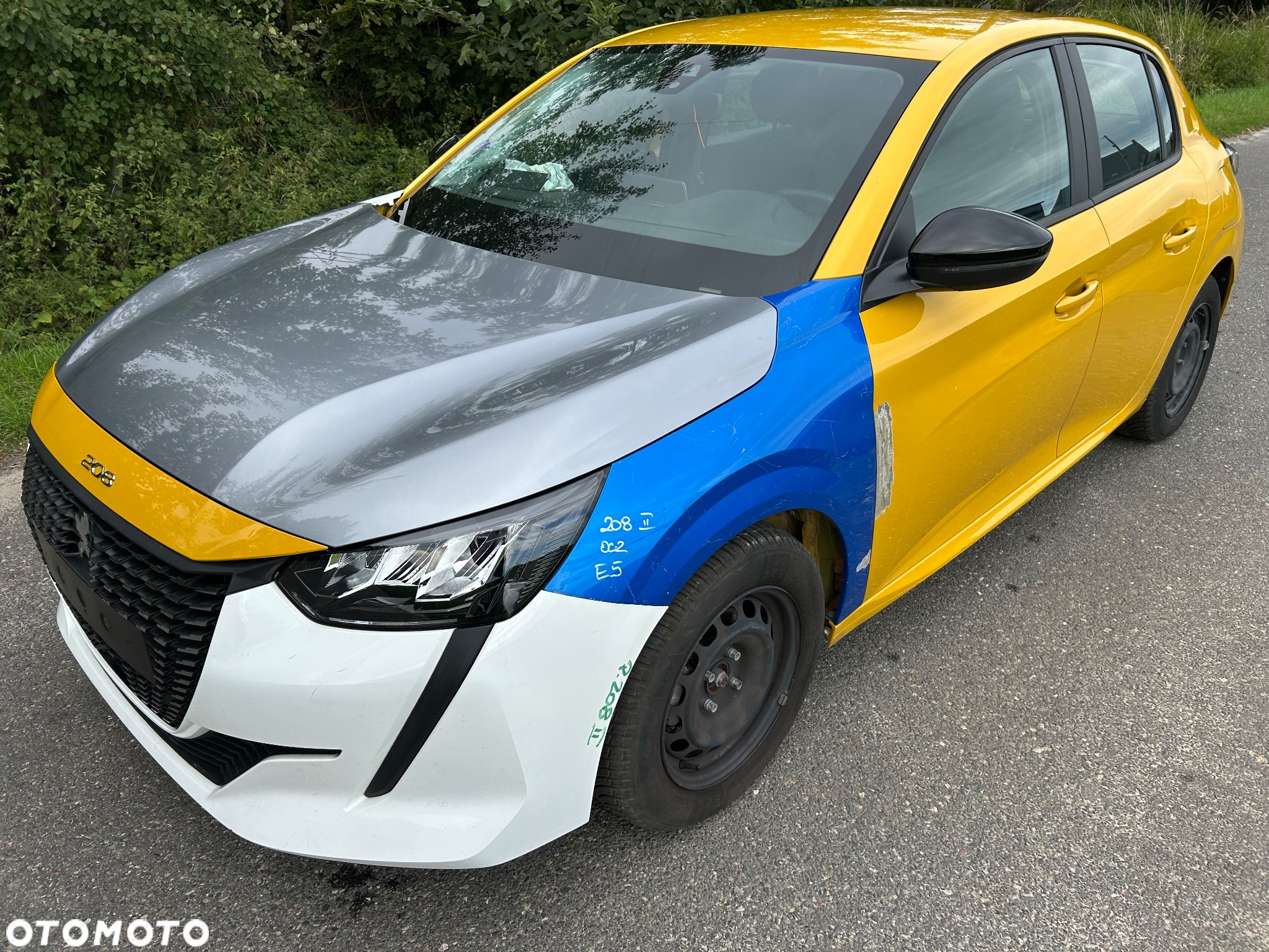 Peugeot 208 - 22