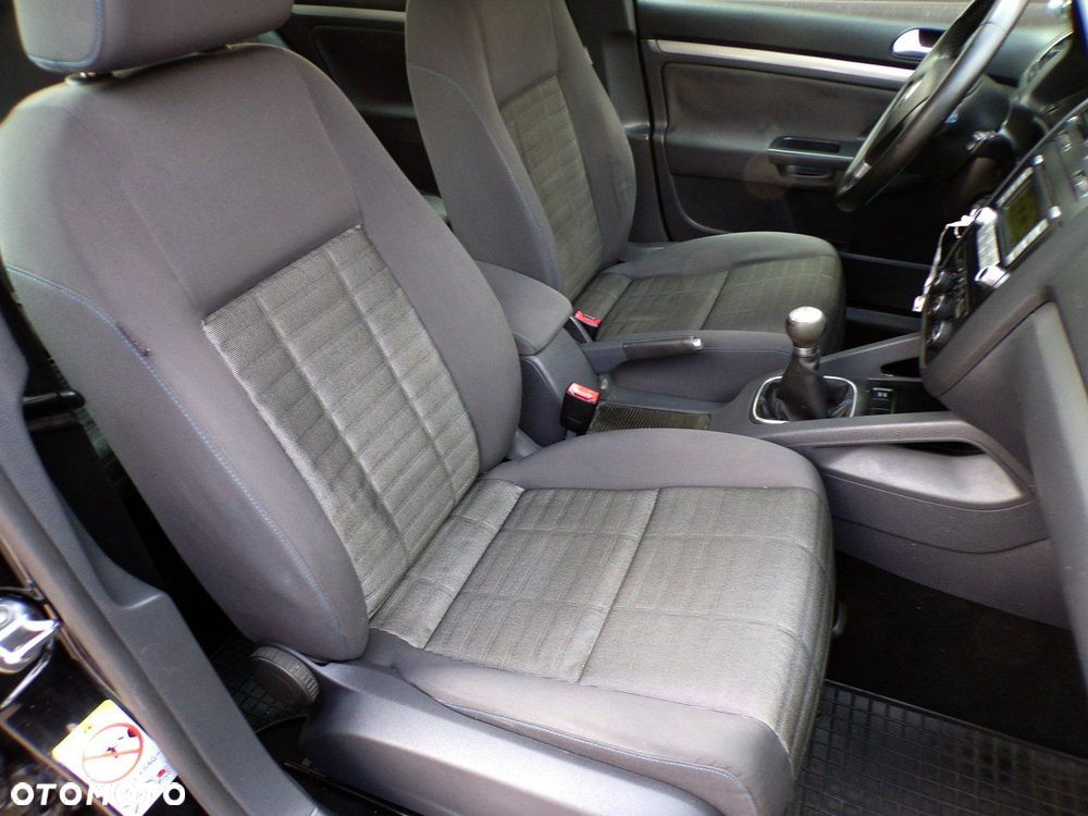 Volkswagen Golf - 24