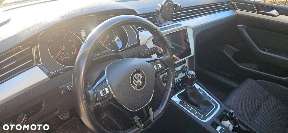 Volkswagen Passat 1.5 TSI EVO Comfortline - 9