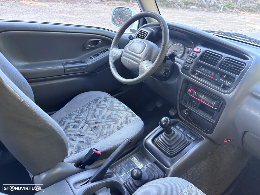 Suzuki Grand Vitara Canvas Top 1.6 - 11