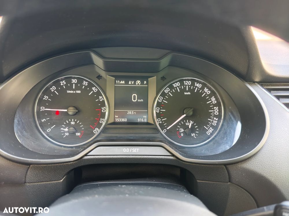 Skoda Octavia 2.0 TDI (Green tec) DSG Ambition - 3