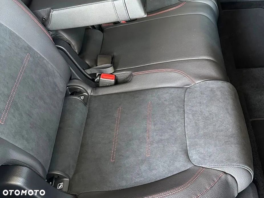 Mercedes-Benz GLB 200 mHEV AMG Line 7G-DCT - 16