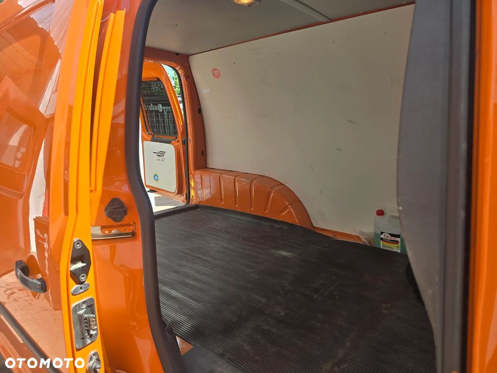 Volkswagen Caddy - 18
