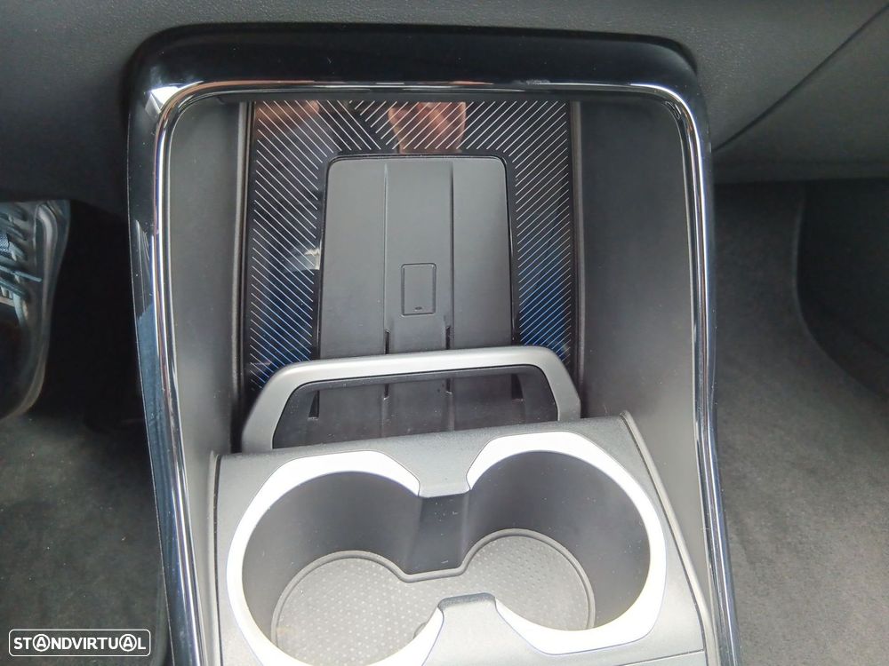 BMW iX2 eDrive20 Pack Desportivo M - 24
