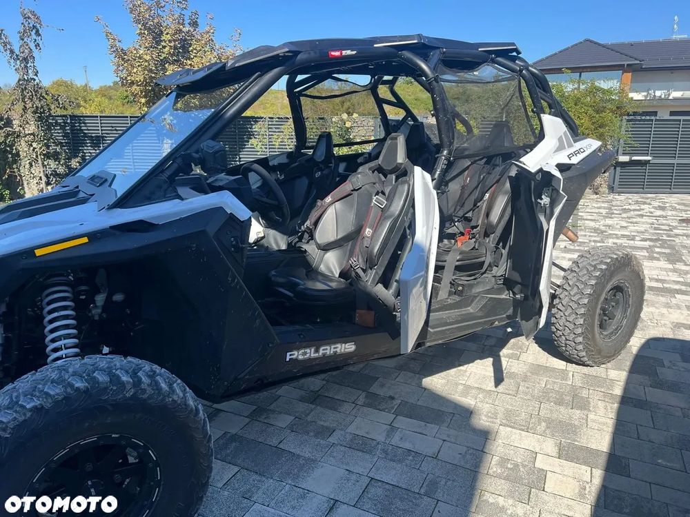 Polaris RZR - 16