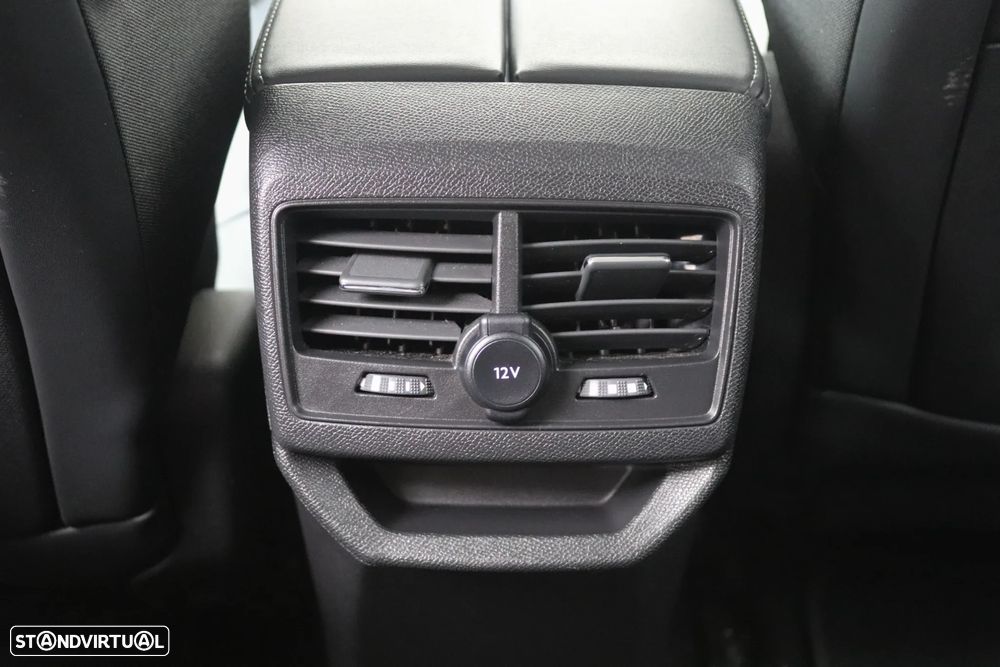 Peugeot 3008 1.2 PureTech Allure Pack EAT8 - 31
