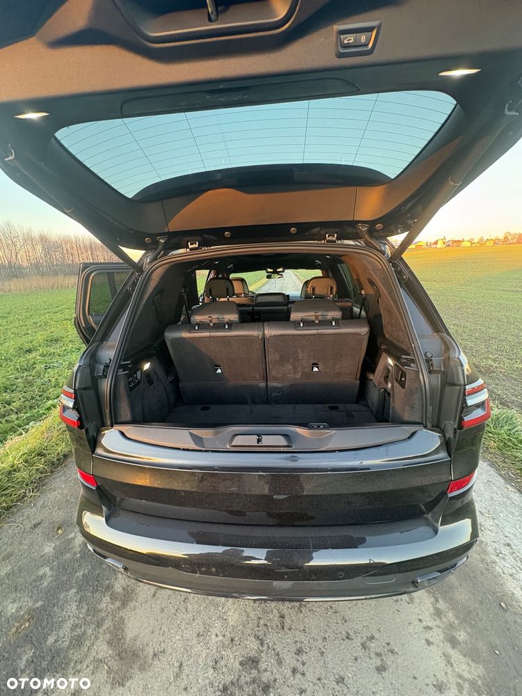 BMW X7 - 7