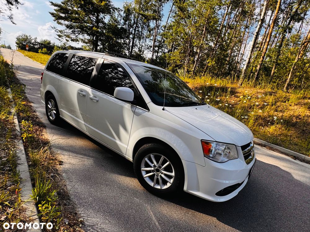 Dodge Grand Caravan - 2