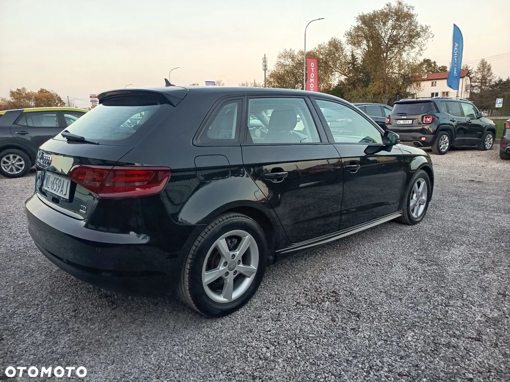 Audi A3 Sportback 1.6 TDI ultra Attraction - 12