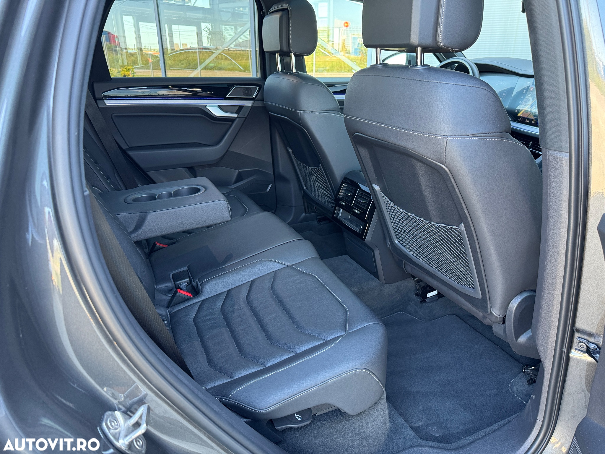 Volkswagen Touareg V6 TSI 4MOTION R-Line - 11