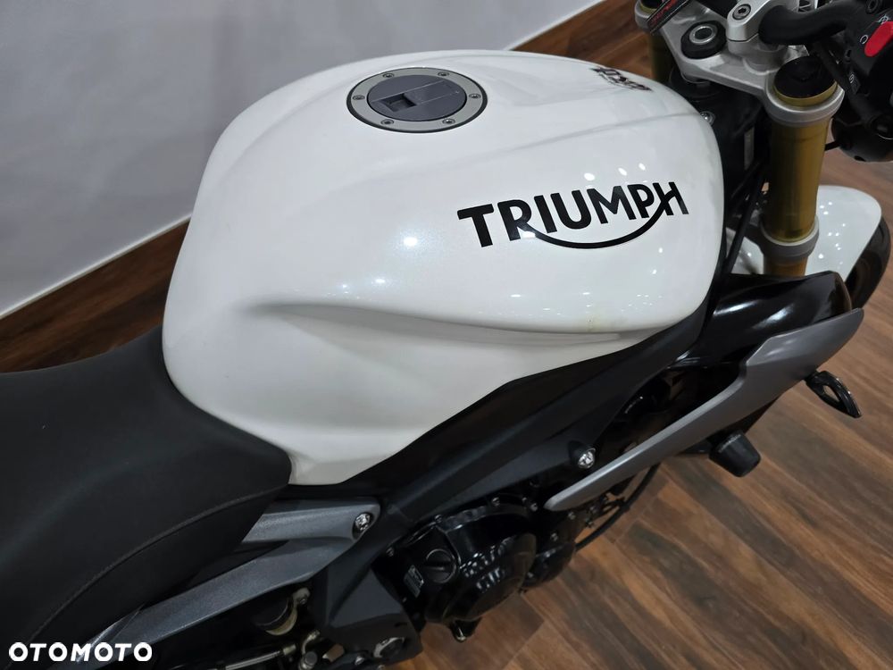 Triumph Street Triple - 27