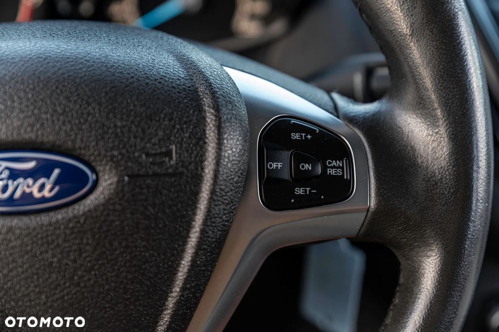 Ford Tourneo Courier 1.0 EcoBoost Trend - 25